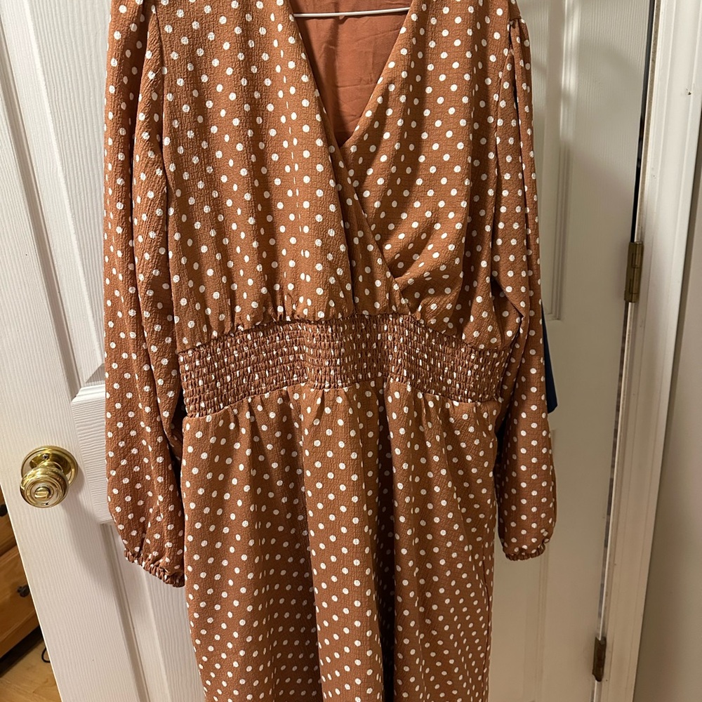 Draper James Tan Bishop Sleeve Wrap dress . 22 inches pit to pit.